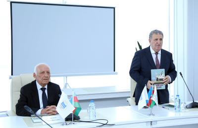 AMEA-da “Dünya hərb sənətinin Nadir şah zirvəsi” kitabının təqdimatı olub